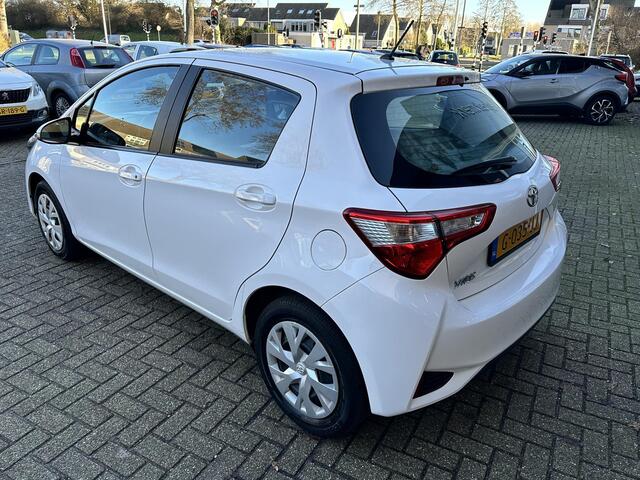 Toyota YARIS 1.0 VVT-i Comfort / Airco/ Bluetooth/ Elektrische ramen