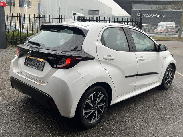 Toyota YARIS 1.5 Hybrid Dynamic // NAVI // CAMERA // ADAPTIVE CRUISE // CLIMA // APPLE CARPLAY - ANDROID AUTO