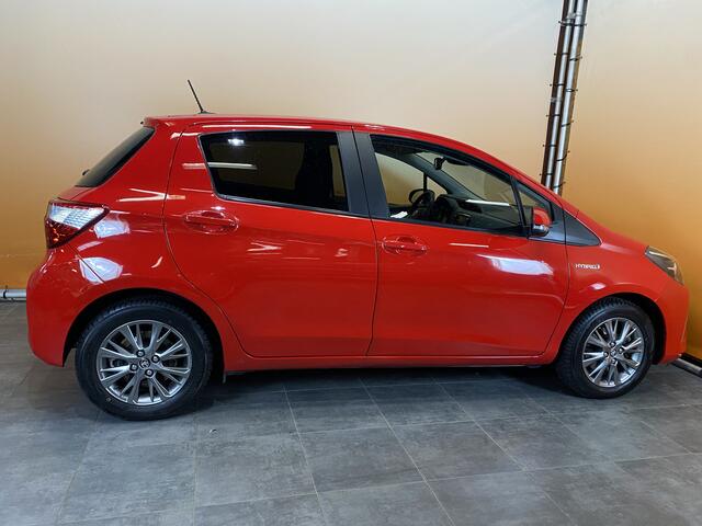 Toyota YARIS 1.5 Hybrid Dynamic lichtmetalen wielen lage km stand