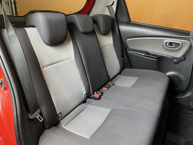 Toyota YARIS 1.5 Hybrid Dynamic lichtmetalen wielen lage km stand