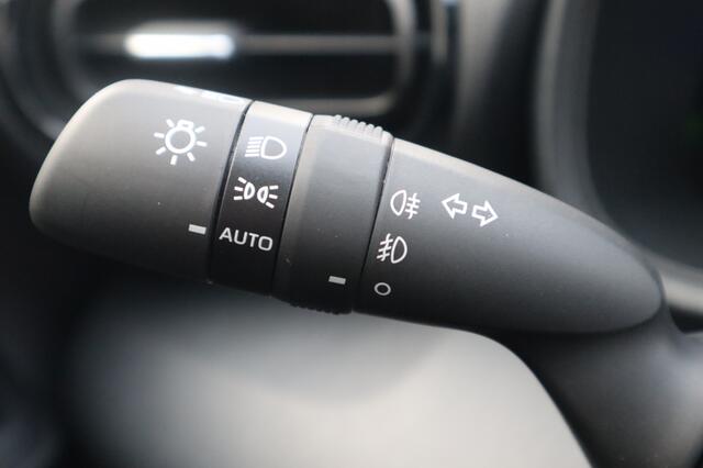 Toyota YARIS 1.5 Hybrid 130 Executive Stuur/Stoelverw/Dodehoek/PDC