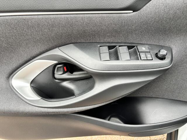 Toyota YARIS Cross 1.5 Hybrid 115 Active Apple carplay, Android auto , Snel leverbaar