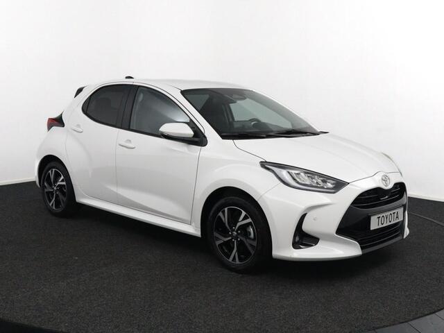 Toyota YARIS 1.5 Hybrid 115 Dynamic | Parkeersensoren Rondom | Stoel en Stuurverwarming | Dodehoek Detectie | Keyless Entry | Nieuwe Auto |