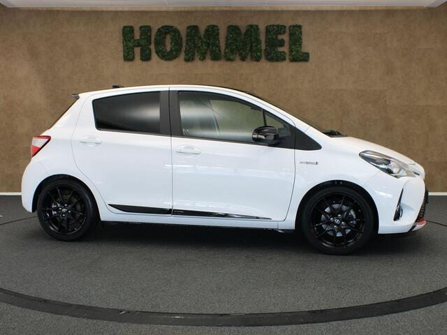 Toyota YARIS 1.5 Hybrid GR-Sport - CLIMATE CONTROL - SPORTSTUUR - SPORTSTOELEN - 17 INCH LICHT METALEN VELGEN - ACHTERUITRIJCAMERA - KEYLESS ENTRY/ START - APPLE CARPLAY/ ANDROID AUTO -TWO TONE LAK - LICHT/ REGENSENSOR - RIJSTROOKSENSOR - CRUISE CONTROL
