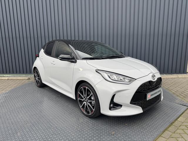 Toyota YARIS 1.5 Hybrid 130 GR Sport / Bi tone | BSM | PDC V+A | GR Grijs | Rijklaar!!