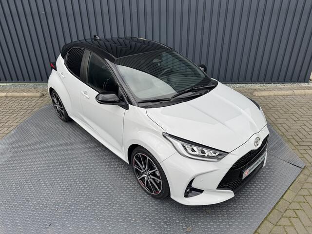 Toyota YARIS 1.5 Hybrid 130 GR Sport / Bi tone | BSM | PDC V+A | GR Grijs | Rijklaar!!