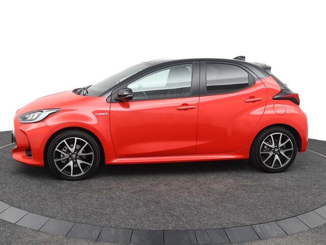 Toyota YARIS 1.5 Hybrid Launch Edition | Bi-tone | Headup display | Stoelverwarming | Parkeersensoren |