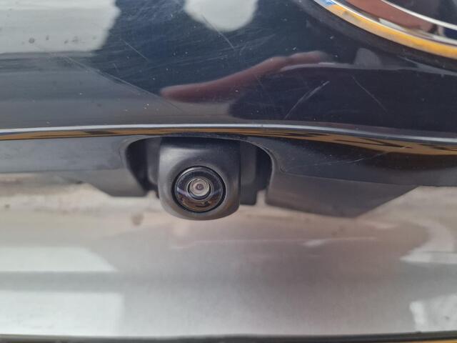 Toyota YARIS 1.5 Hybrid 115 First Edition Navigatie, Smart Key, Achteruitrijcamera, Privacy glass, LMV, Adaptieve cruise control, Climate control, BTW-Auto