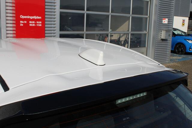Toyota YARIS 1.5 Hybrid Dynamic *Met trekhaak!*