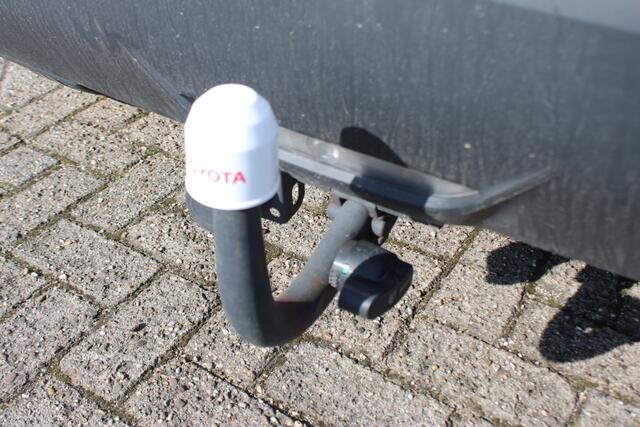 Toyota YARIS 1.5 Hybrid Dynamic *Met trekhaak!*