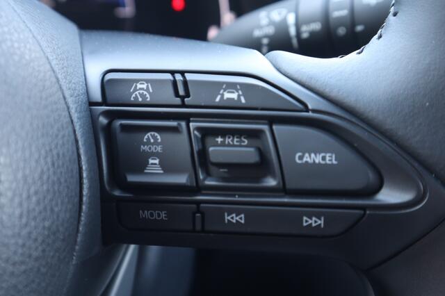 Toyota YARIS 1.5 Hybrid 130 First Edition Stuur/Stoelverwarming