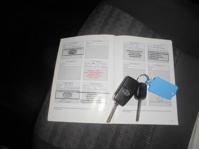 Toyota YARIS 1.0 VVT-i Now