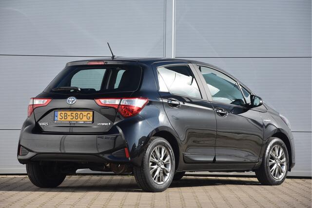 Toyota YARIS 1.5 Hybrid Design | Navi |