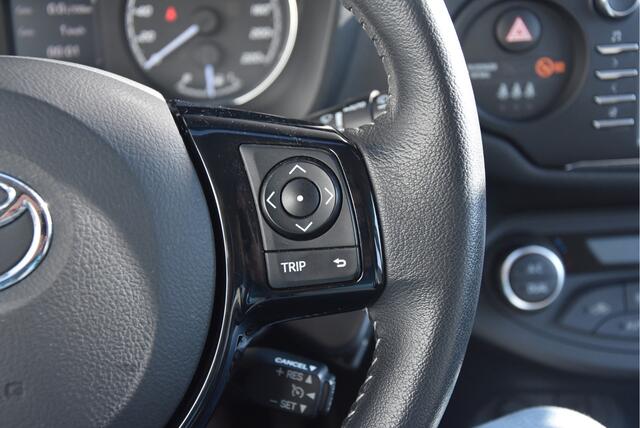 Toyota YARIS 1.5 Hybrid Design | Navi |