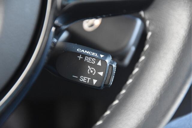 Toyota YARIS 1.5 Hybrid Design | Navi |