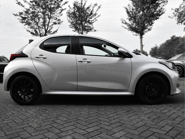 Toyota YARIS 1.5 VVT-i Dynamic+ Adaptive Cruise Lane Ass Led Carplay Keyless Camera Zeer Compleet!!