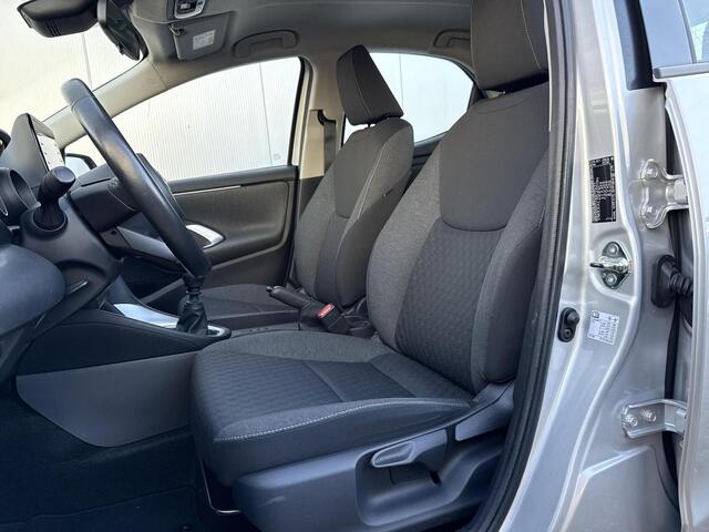 Toyota YARIS 1.5 VVT-i First Edition **KEYLESS/ APPLE CARPLAY/ 36 MAANDEN GARANTIE**