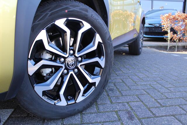 Toyota YARIS Cross 1.5 Hybrid Dynamic Plus | Rijklaar | Panoramadak | Head Up | Keyless | Apple/Android | Stoel-/stuurverwarming