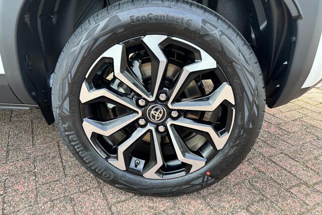 Toyota YARIS Cross 1.5 Hybrid 115 First Edition Apple Carplay Android Auto, Dodehoekdetectie,Parkeersensoren, Stuur en Stoelverwarming