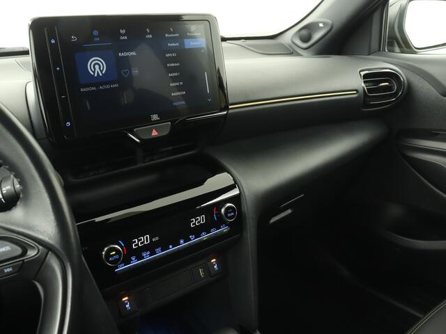 Toyota YARIS Cross 1.5 Hybrid Launch Edition | LM velgen | Stoelverwarming | Navigatie | JBL | Camera | Cruise Control Adaptief | Climate Control |