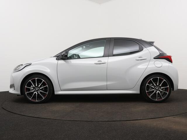 Toyota YARIS 1.5 Hybrid GR Sport Limited | Navigatie | Camera | Climate Control | Cruise Control Adaptief LM velgen | Stoelverwarming |