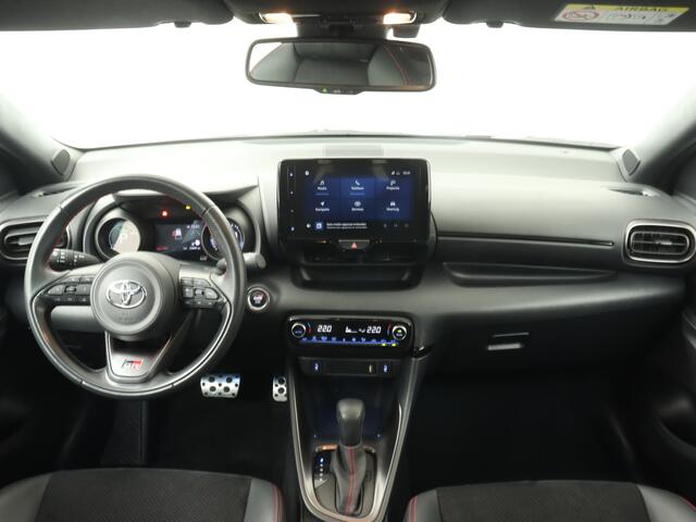 Toyota YARIS 1.5 Hybrid GR Sport Limited | Navigatie | Camera | Climate Control | Cruise Control Adaptief LM velgen | Stoelverwarming |