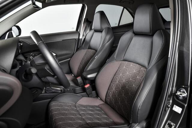 Toyota YARIS Cross 1.5 Hybrid Executive - Automaat | Dig. Cockpit | Adapt. Cruise | Stoel- + Stuurverwarming | Camera | PDC | NAV + App Connect (Draadloos) | ECC | LED | LM 18'' |