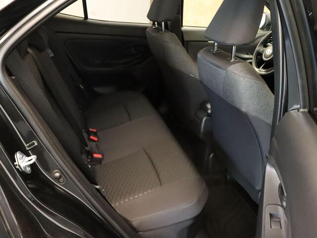 Toyota YARIS Cross 1.5 Hybrid Dynamic Plus - APPLE CARPLAY/ANDROID AUTO - ACHTERRUITRIJCAMERA - VOORSTOELEN VERWARMD - STUURVERWARMING - DODEHOEKDETECTIE - ADAPTIEVE CRUISE CONTROL - PARKEERSENSOREN VOOR EN ACHTER