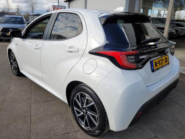 Toyota YARIS 1.5 Hybrid Dynamic Aut. | Climatectrol |Cruise | Privacyglass |Stoelverwarming | Armsteun |Lmv