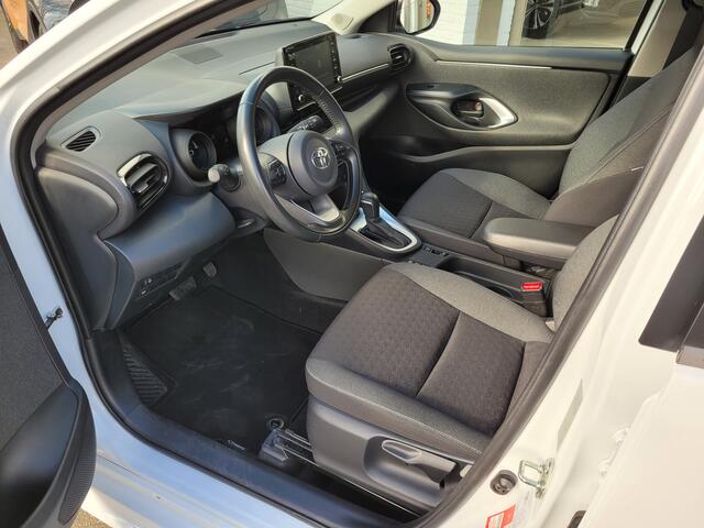 Toyota YARIS 1.5 Hybrid Dynamic Aut. | Climatectrol |Cruise | Privacyglass |Stoelverwarming | Armsteun |Lmv