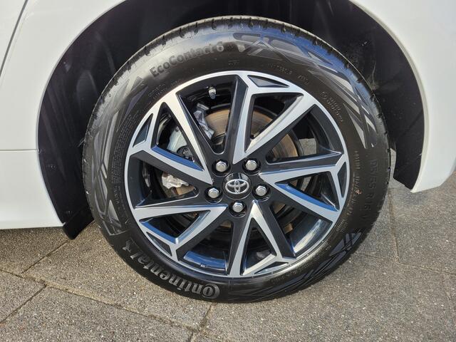 Toyota YARIS 1.5 Hybrid Dynamic Aut. | Climatectrol |Cruise | Privacyglass |Stoelverwarming | Armsteun |Lmv