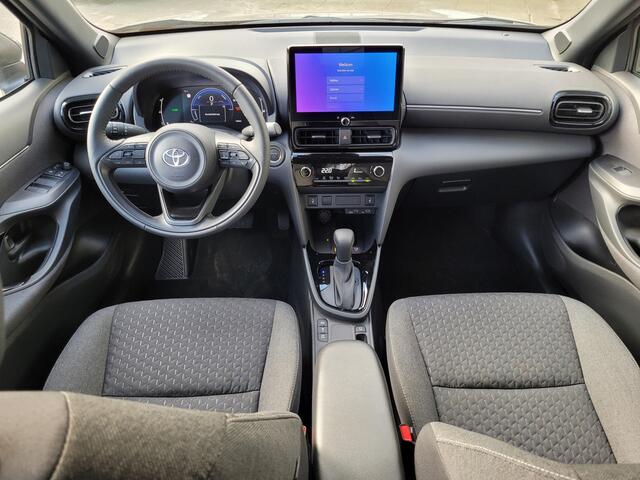 Toyota YARIS Cross 1.5 Hybrid Executive Limited 130 pk | Lmv 17inch | Camera | Climatectr | Adaptive cruise | Privacy glass | Stoelverwarming | Armsteun etc. |