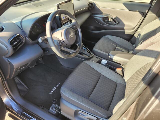 Toyota YARIS Cross 1.5 Hybrid Executive Limited 130 pk | Lmv 17inch | Camera | Climatectr | Adaptive cruise | Privacy glass | Stoelverwarming | Armsteun etc. |