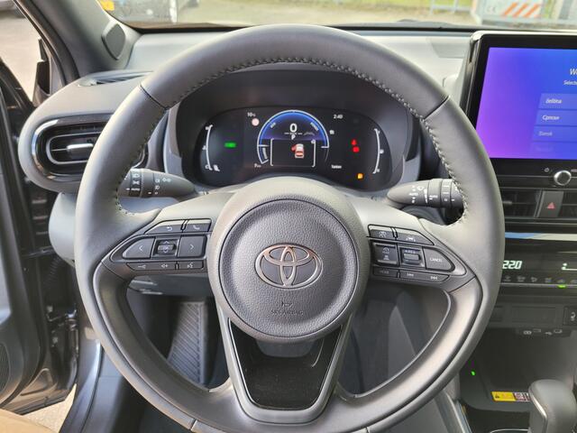 Toyota YARIS Cross 1.5 Hybrid Executive Limited 130 pk | Lmv 17inch | Camera | Climatectr | Adaptive cruise | Privacy glass | Stoelverwarming | Armsteun etc. |