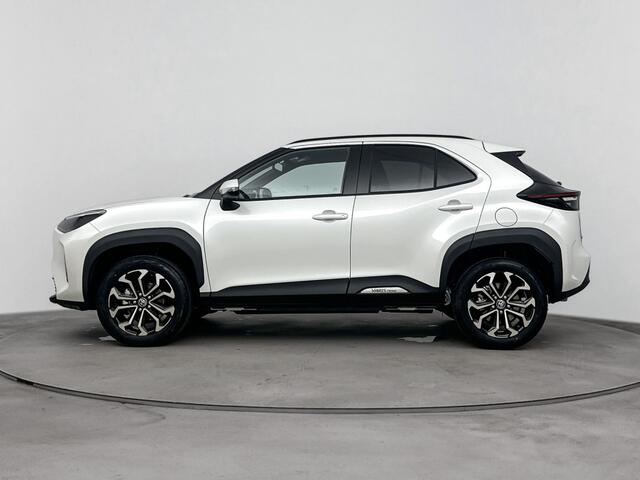 Toyota YARIS Cross 1.5 Hybrid 115 First Edition Comfort Pack | NIEUW & DIRECT LEVERBAAR | meerdere kleuren op voorraaf