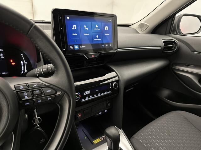 Toyota YARIS Cross 1.5 Hybrid 115 Active | Stoelverwarming | Parkeersonsoren voor en achter | Apple Carplay / Android Auto | Camera | Draadloze Telefoonlader |