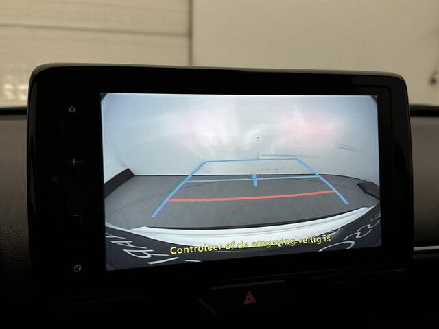 Toyota YARIS Cross 1.5 Hybrid 115 Active | Stoelverwarming | Parkeersonsoren voor en achter | Apple Carplay / Android Auto | Camera | Draadloze Telefoonlader |