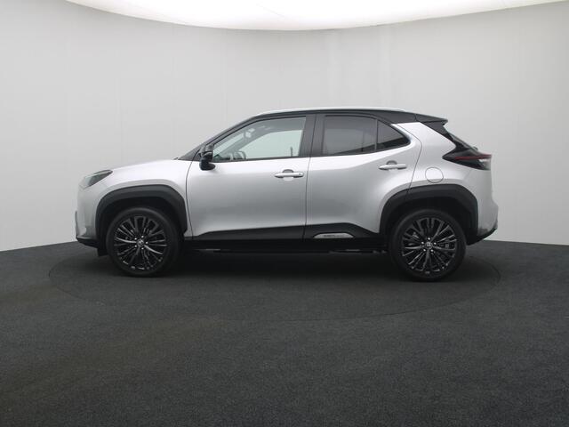 Toyota YARIS Cross 1.5 Hybrid Adventure automaat | CarPlay | Navigatie | Parkeersensoren | Achteruitrijcamera | Stoelverwarming | LED verlichting | Elektrische kofferklep