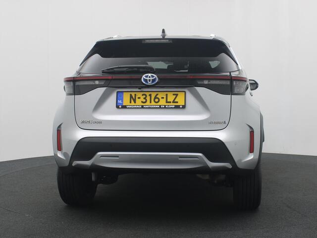 Toyota YARIS Cross 1.5 Hybrid Adventure automaat | CarPlay | Navigatie | Parkeersensoren | Achteruitrijcamera | Stoelverwarming | LED verlichting | Elektrische kofferklep