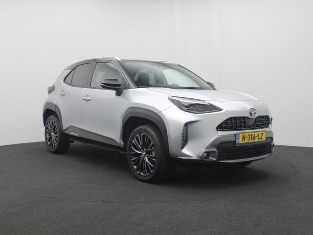Toyota YARIS Cross 1.5 Hybrid Adventure automaat | CarPlay | Navigatie | Parkeersensoren | Achteruitrijcamera | Stoelverwarming | LED verlichting | Elektrische kofferklep