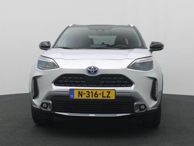 Toyota YARIS Cross 1.5 Hybrid Adventure automaat | CarPlay | Navigatie | Parkeersensoren | Achteruitrijcamera | Stoelverwarming | LED verlichting | Elektrische kofferklep