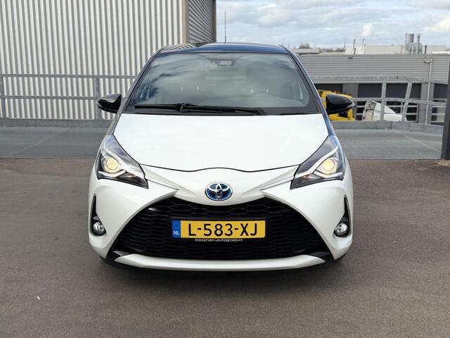 Toyota YARIS 1.5 Hybrid Bi-Tone | Achteruitrij camera | Cruise control | Bluetooth telefoonvoorbereiding | Buitenspiegels elektrisch verstelbaar | Bots herkenning en activatie | Electronic climate controle |