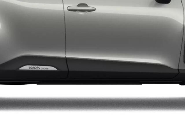 Toyota YARIS Cross 1.5 Hybrid 115 First Edition, ¤500,- Inruilpremie, Comfort Pack, BSM, Apple Carplay & Android Auto, Parkeersensoren voor & Achter, Stuur & Stoel verwarming