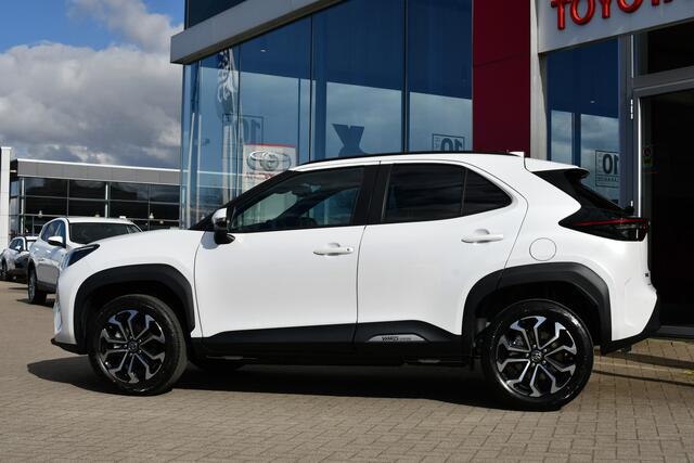 Toyota YARIS Cross 1.5 Hybrid 115 First Edition Automaat 116pk | Comfort Pack | Nieuw | Direct uit voorraad leverbaar! |