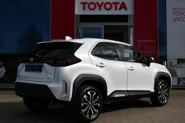 Toyota YARIS Cross 1.5 Hybrid 115 First Edition Automaat 116pk | Comfort Pack | Nieuw | Direct uit voorraad leverbaar! |