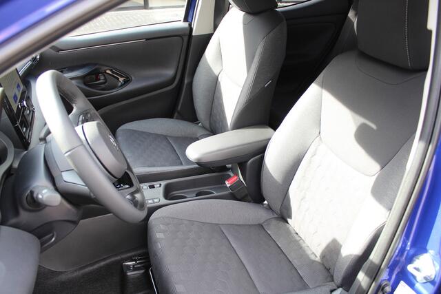 Toyota YARIS 1.5 Hybrid 115 Dynamic | Rijklaar | Nieuw uit vooraad | Comfort pakket| BSM | Apple/Android | Stoel-Stuur/verwarming