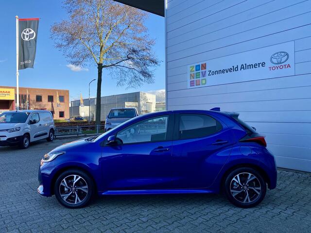 Toyota YARIS 1.5 Hybrid 115 First Edition Pack parking stoelverwarming