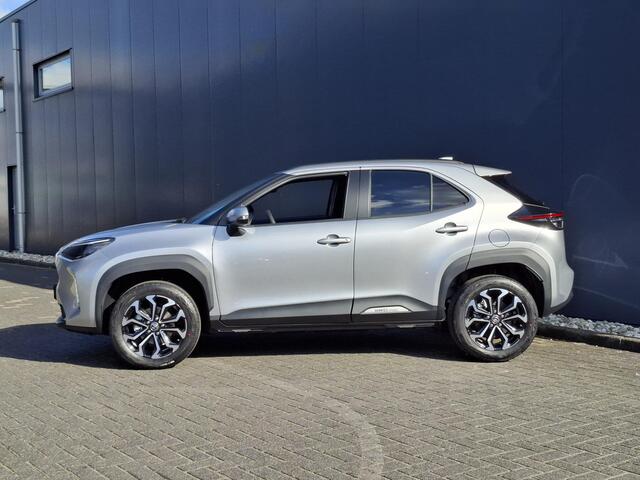 Toyota YARIS Cross 1.5 Hybrid 115 First Edition | Comfort-pack | PDC V+A | BSM | Keyless |