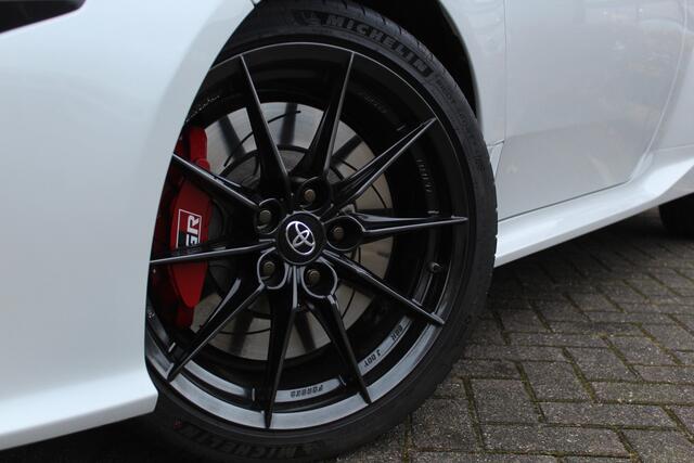 Toyota YARIS 1.6 GR Performance | Parelmoer wit | Incl. bpm