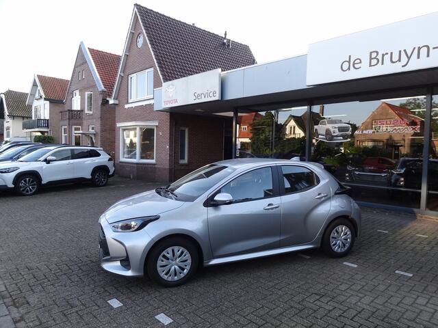 Toyota YARIS 1.5 Hybrid Active Automaat parkeercamera / Apple Carplay / Android Auto / Adaptieve cruise control / climate control / 10 jaar garantie / Toyota pechhulppas / Rijklaarprijs